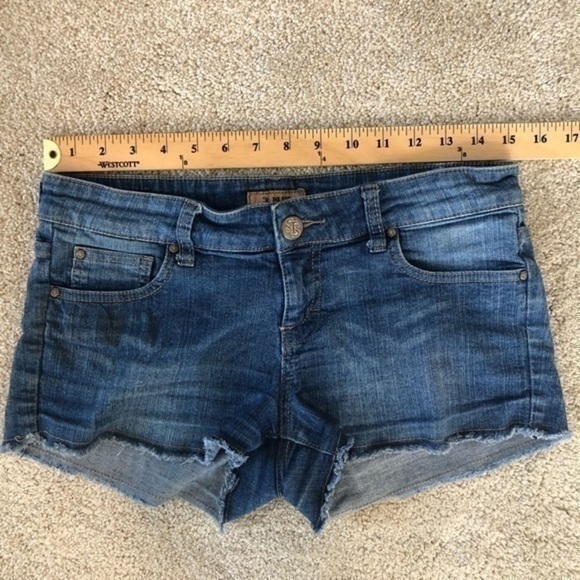 STS BLUE Denim cutoff shorts Junior Size 5 - Picture 7 of 10